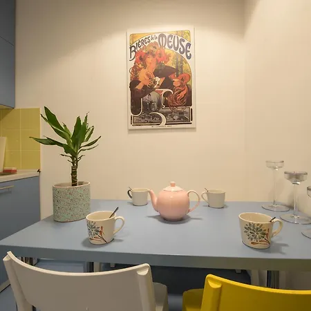 Mucha Style Private Hostel *